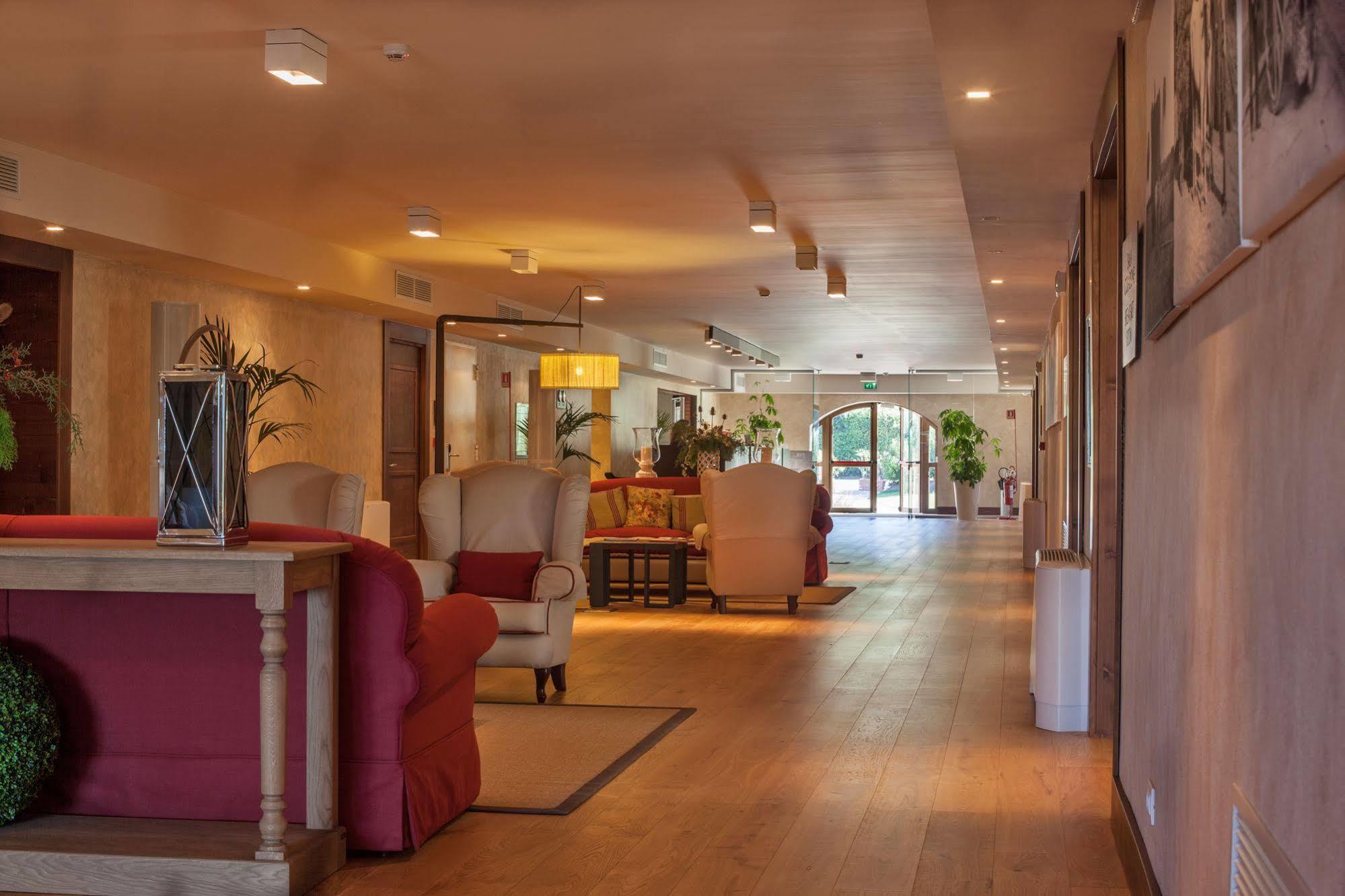 Hotel La Tabaccaia Монтайоне Екстериор снимка