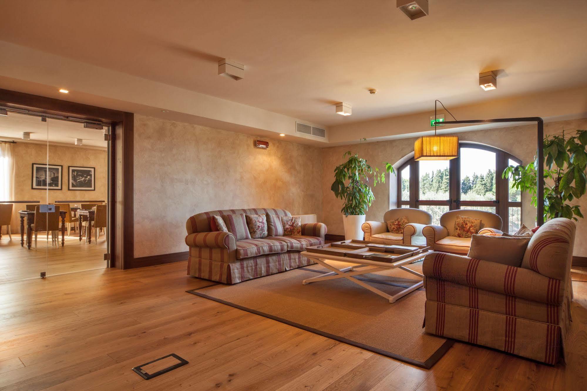 Hotel La Tabaccaia Монтайоне Екстериор снимка